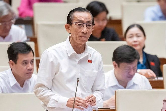 Đại biểu Trần Hoàng Ngân (đoàn Thành phố Hồ Chí Minh) đánh giá cao nỗ lực của Ủy ban Thường vụ Quốc hội và Chính phủ, đặc biệt là sự phối hợp giữa Bộ Tài chính và Ủy ban Kinh tế và Tài chính. (Ảnh: Vietnam+)