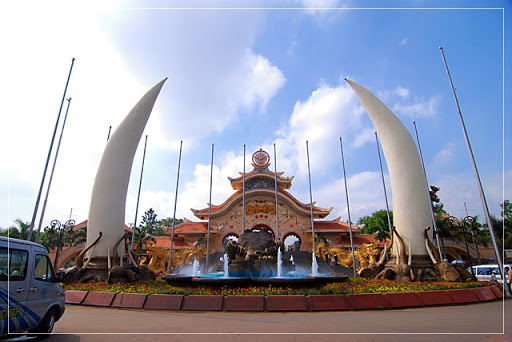 Khu du lịch văn hóa Suối Tiên