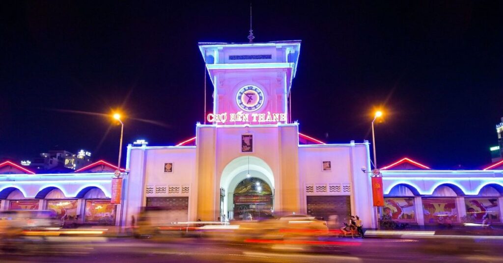 Chợ Bến Thành có những hoạt động gì hấp dẫn?