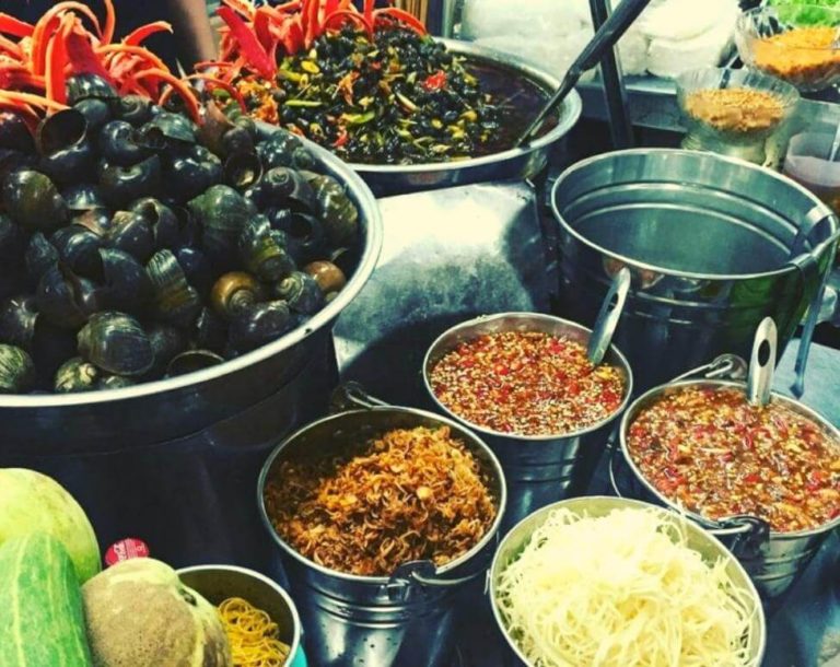 Quán ốc chợ Bà Chiểu 